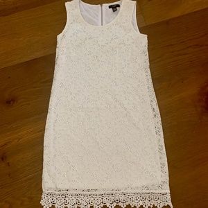 Alfani. White lace sleeveless cocktail dress. P/S.